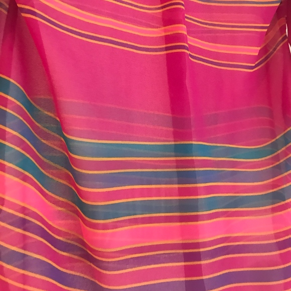 ✨SALE Bright Patterned Sheer Button Down - Picture 7 of 7